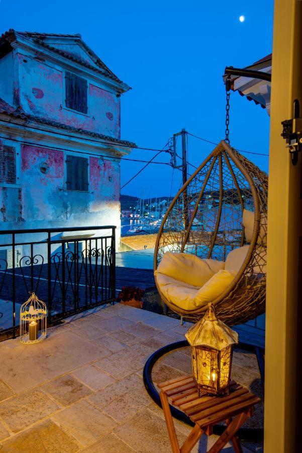 Marilu'S, Paxos Port House Apartment ไกออส ภายนอก รูปภาพ