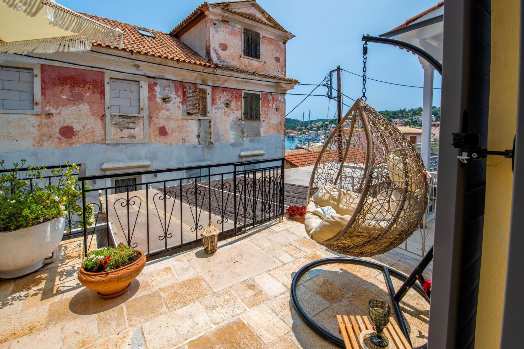 Marilu'S, Paxos Port House Apartment ไกออส ภายนอก รูปภาพ